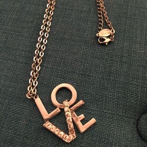 🔴 3/$15 Guess Silvertone LoVe necklace